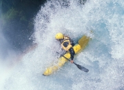 熊猫体育官方-赛道上的逆转史诗，阿斯顿马丁绝杀梅赛德斯，维斯塔潘惊艳四座