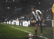 熊猫体育在线-绝境之舞，拉文压力下的涅槃，活塞逆转热火的战术启示