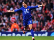 体育赛事直播-绿茵场上的绝对统治，从拜仁碾压智利，到莫德里奇季后赛抢七的王者时刻