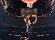 熊猫体育app-绝杀之城与统治之夜，深圳奇迹与爱德华兹的封神数据