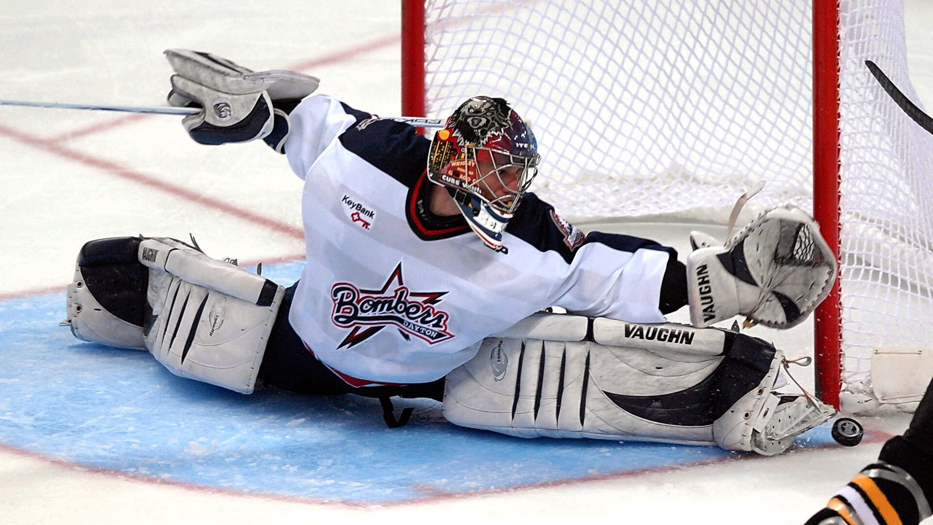 马丁内利末节狂飙接管比赛，瑞典险胜委瑞内拉晋级八强