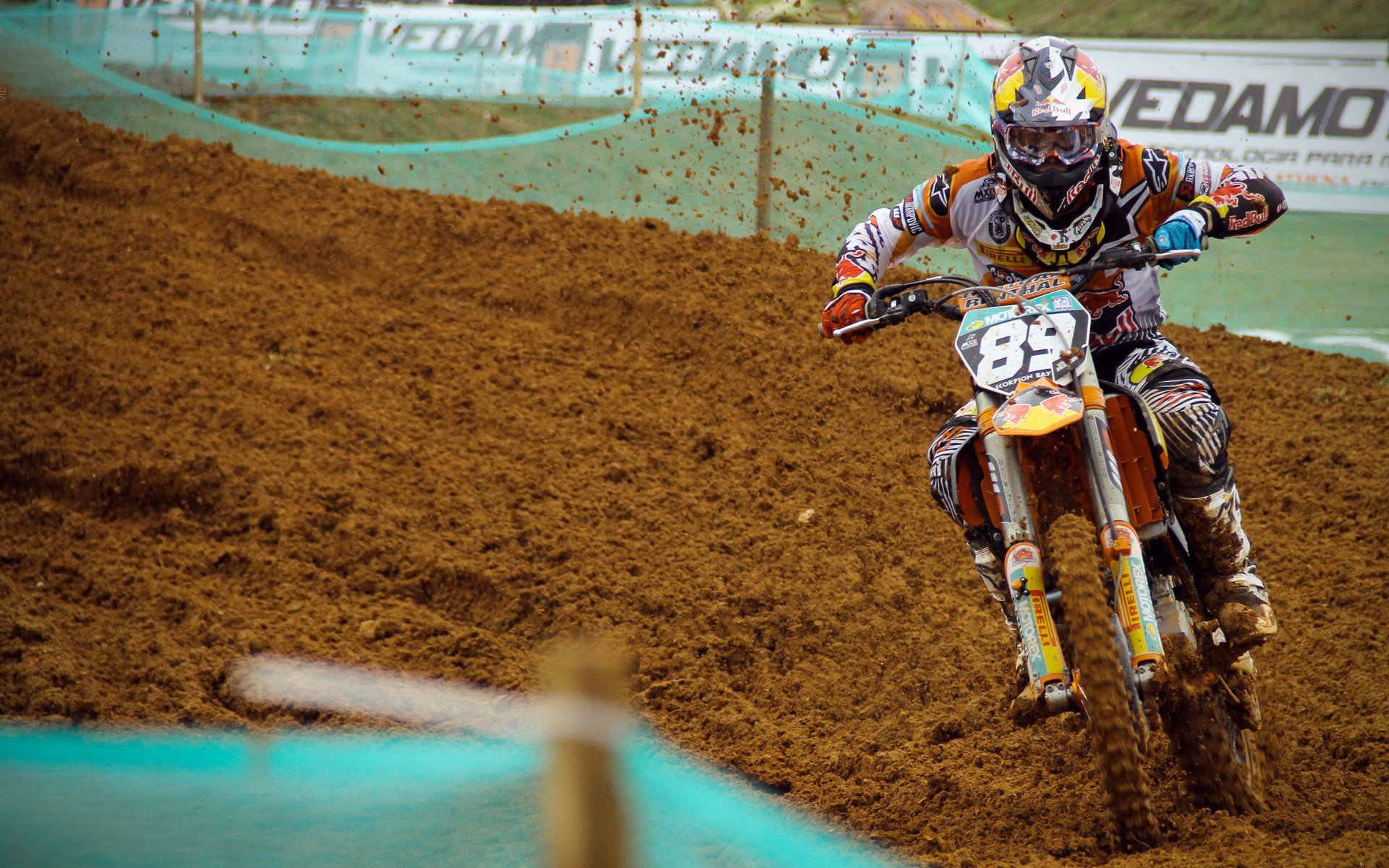 马赛奇迹夜，苏亚雷斯独舞击碎枪手，一场定义职业生涯的高光演出