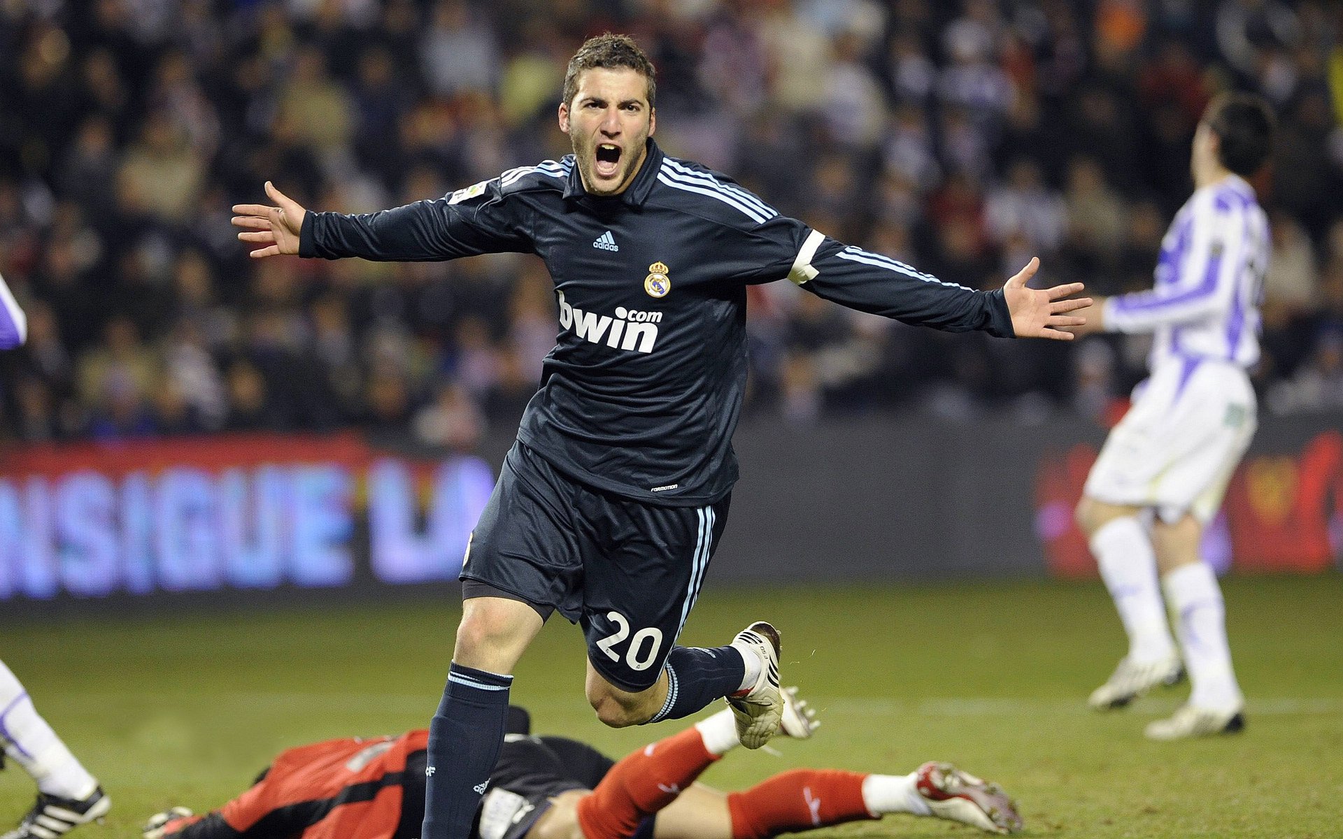 索伯车队力克迈凯伦，佩雷兹高光表现改写F1竞争格局